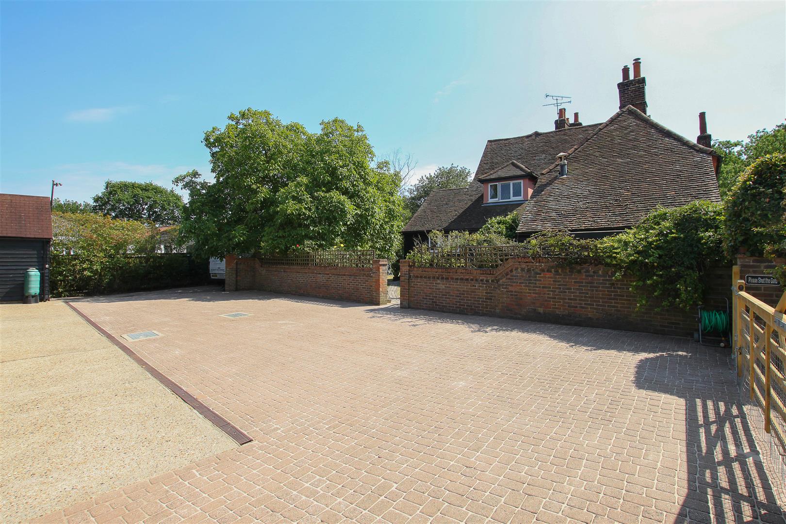 Days Lane, Doddinghurst, Brentwood Keith Ashton